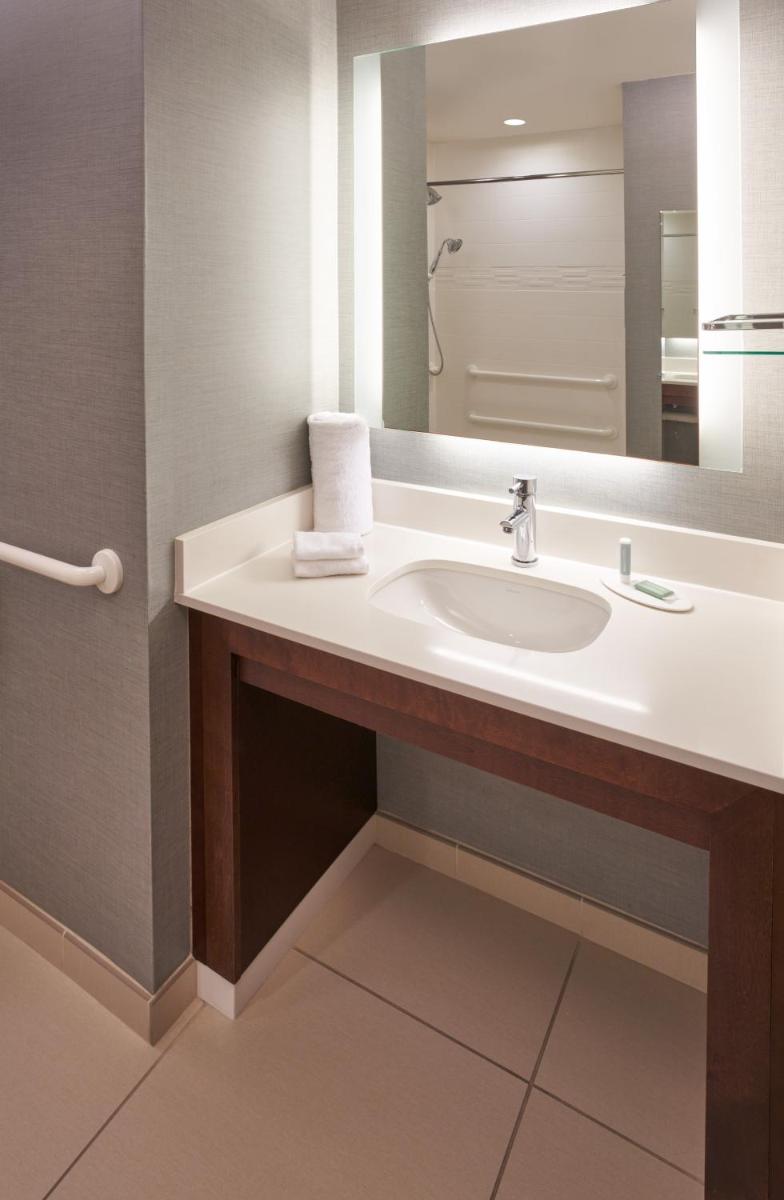 Residence Inn by Marriott Philadelphia Airport - image 4