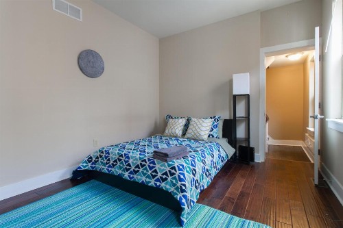 Gorgeous! Parking! Park Front! - image 3