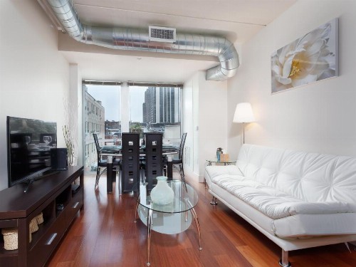 Fantastic Philly Fully Furnished Apartments - image 1