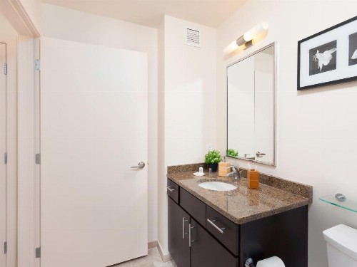 Fantastic Philly Fully Furnished Apartments - image 2
