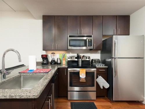 Fantastic Philly Fully Furnished Apartments - image 31