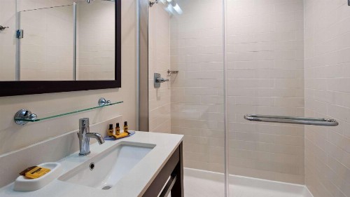 Best Western Plus Philadelphia Convention Center Hotel - image 11