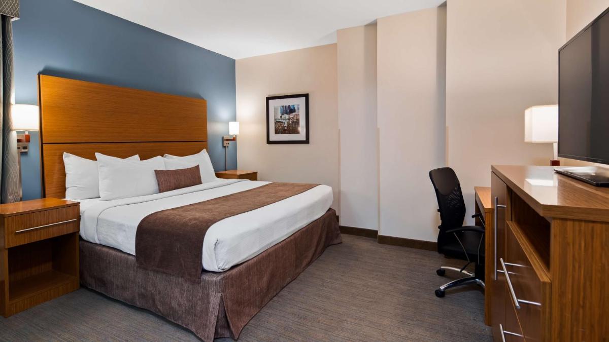 Best Western Plus Philadelphia Convention Center Hotel - image 3