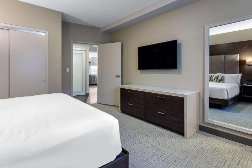 Cambria Hotel Philadelphia Downtown Center City - image 2