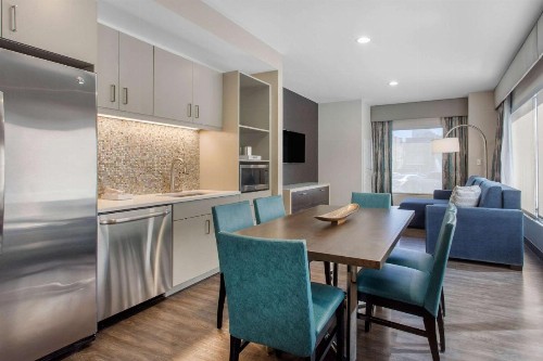 Cambria Hotel Philadelphia Downtown Center City - image 32