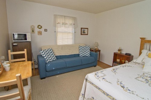 Pilgrim's Rest Bed and Breakfast - image 12