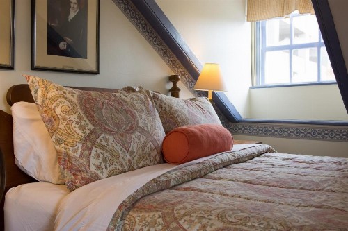 Thomas Bond House - image 33