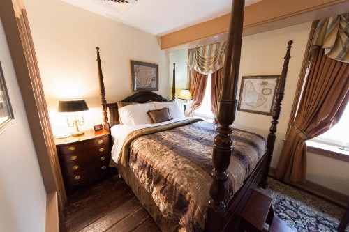 Thomas Bond House - image 44