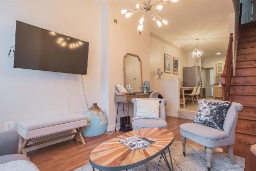 Hip Meets History in this Old City Home - image 3