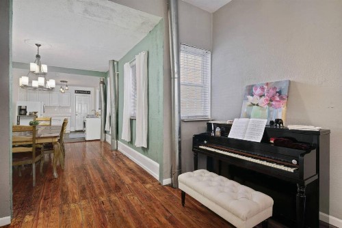 Charming Fishtown Retreat-Patio - image 10