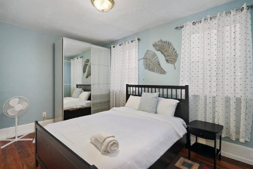 Charming Fishtown Retreat-Patio - image 12
