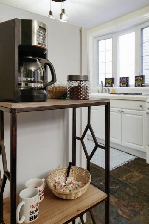 Charming Fishtown Retreat-Patio - image 9