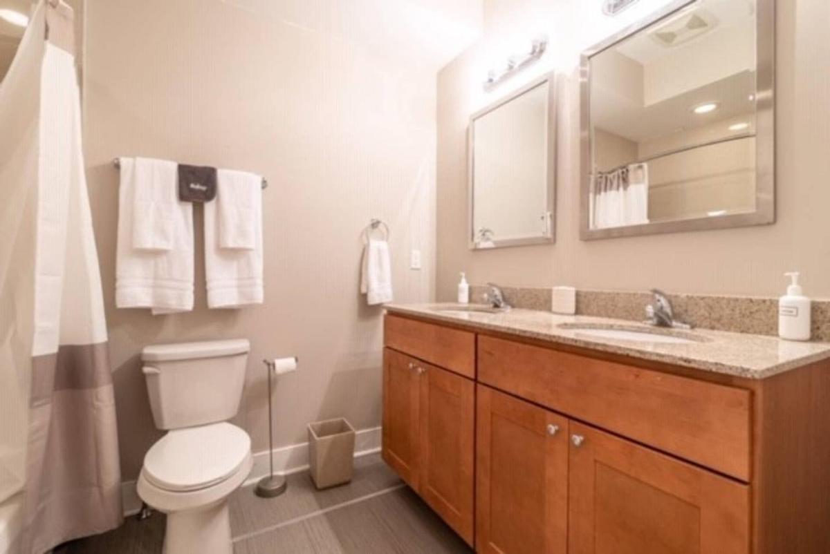 Beautiful Lux 4 Bedroom*Near PENN/CHOP*Roof Deck - image 7