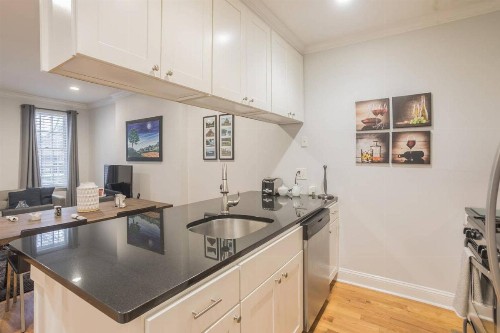 Beautiful 2 bedroom-Graduate Hospital-Back Patio - image 12