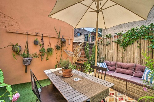 Chic and Minimalist Townhome with Gorgeous Patio