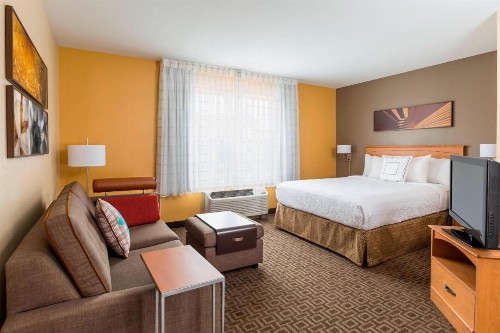 TownePlace Suites Phoenix North - image 20