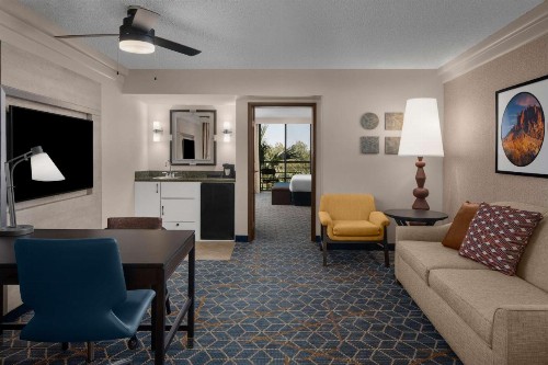 Embassy Suites Phoenix - Biltmore - image 23