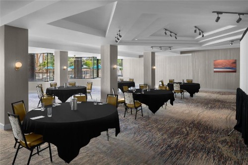 Embassy Suites Phoenix - Biltmore - image 47