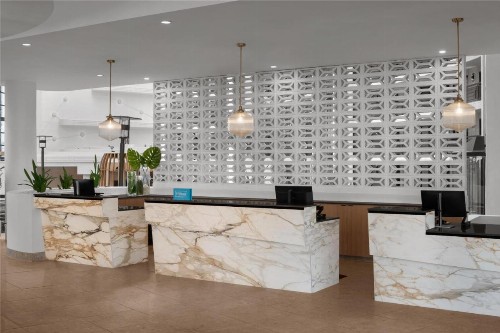 Embassy Suites Phoenix - Biltmore - image 9