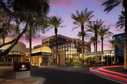 DoubleTree Suites by Hilton Phoenix - image 1