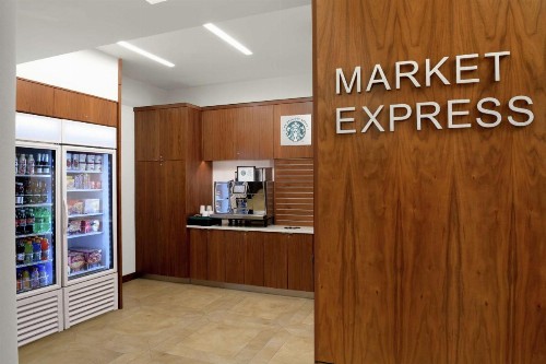 DoubleTree Suites by Hilton Phoenix - image 11