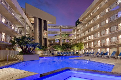 DoubleTree Suites by Hilton Phoenix - image 12
