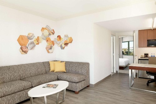 DoubleTree Suites by Hilton Phoenix - image 22