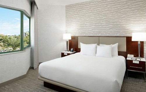 DoubleTree Suites by Hilton Phoenix - image 4