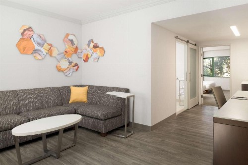 DoubleTree Suites by Hilton Phoenix - image 42