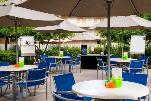 DoubleTree Suites by Hilton Phoenix - image 8