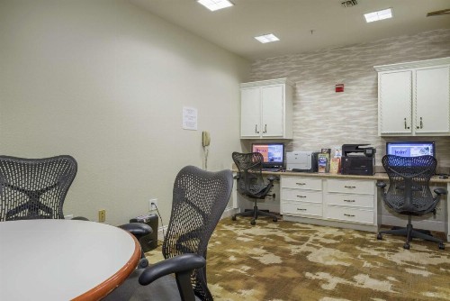 Hilton Garden Inn Phoenix Airport - image 14