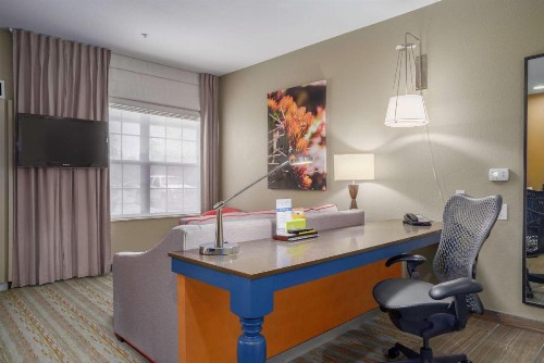 Hilton Garden Inn Phoenix Airport - image 15