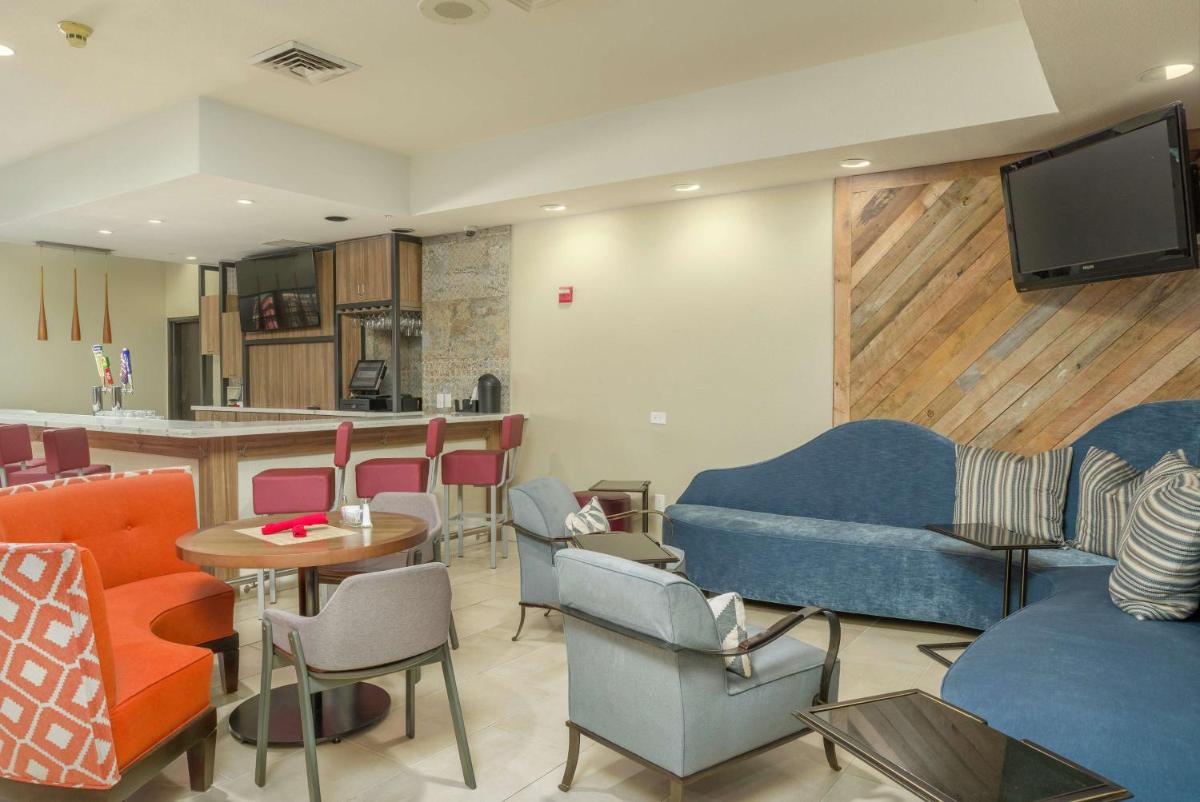 Hilton Garden Inn Phoenix Airport - image 7