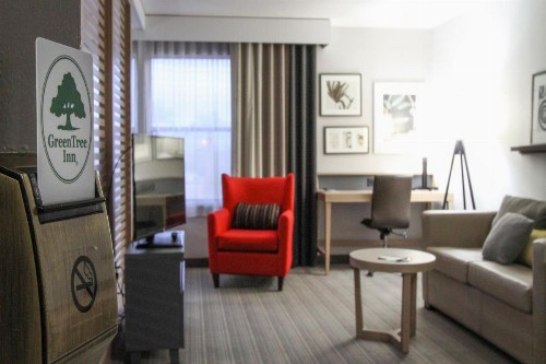 GreenTree Inn & Suites Phoenix Sky Harbor - image 12