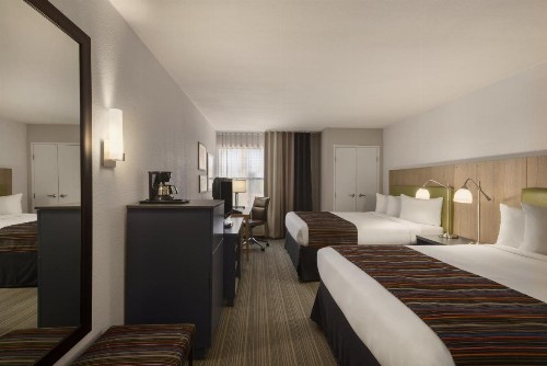 GreenTree Inn & Suites Phoenix Sky Harbor - image 14