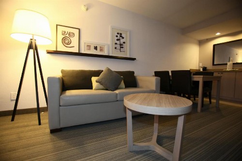 GreenTree Inn & Suites Phoenix Sky Harbor - image 17