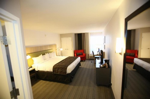 GreenTree Inn & Suites Phoenix Sky Harbor - image 20
