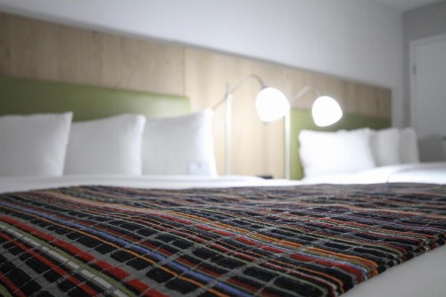 GreenTree Inn & Suites Phoenix Sky Harbor - image 21