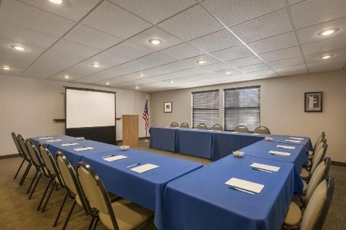 GreenTree Inn & Suites Phoenix Sky Harbor - image 27