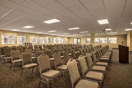 GreenTree Inn & Suites Phoenix Sky Harbor - image 29