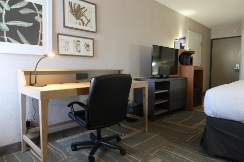 GreenTree Inn & Suites Phoenix Sky Harbor - image 35