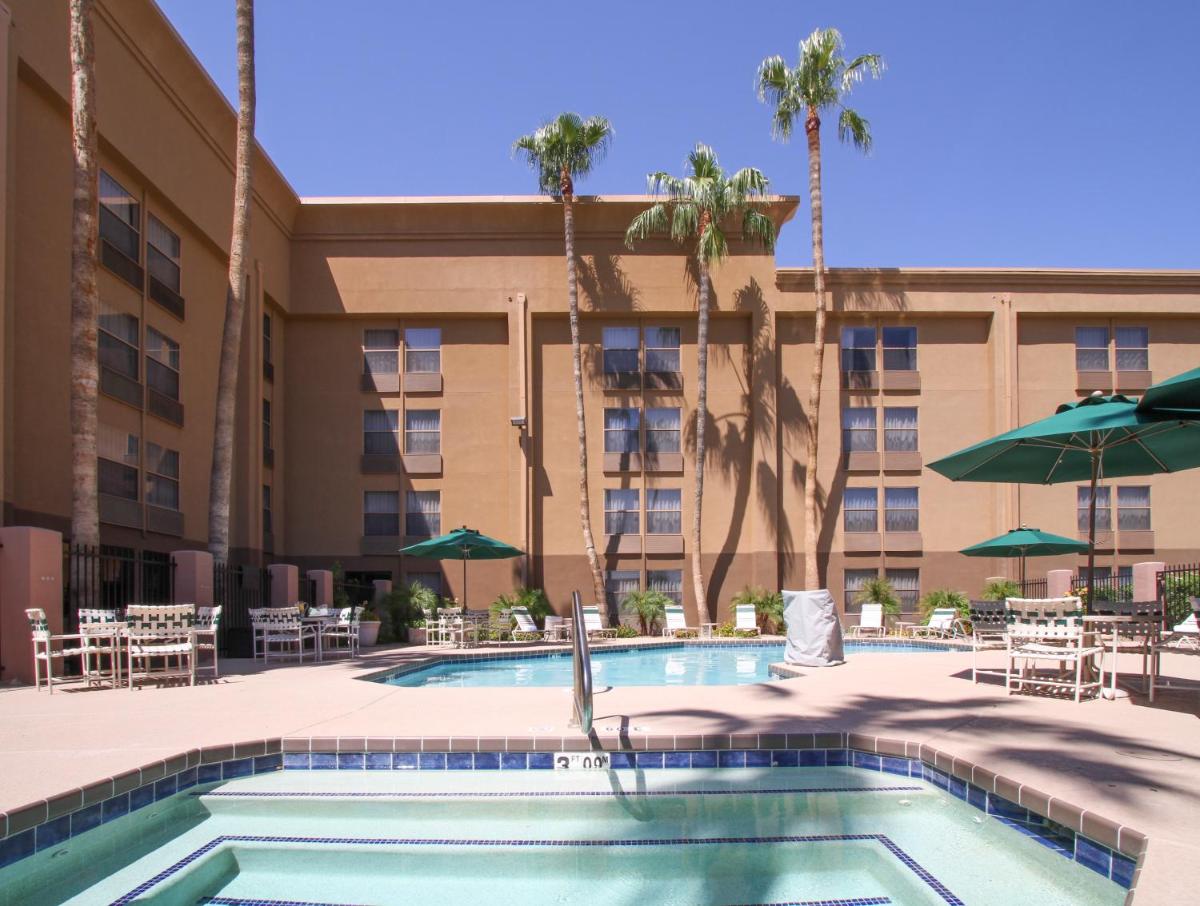 GreenTree Inn & Suites Phoenix Sky Harbor - image 5