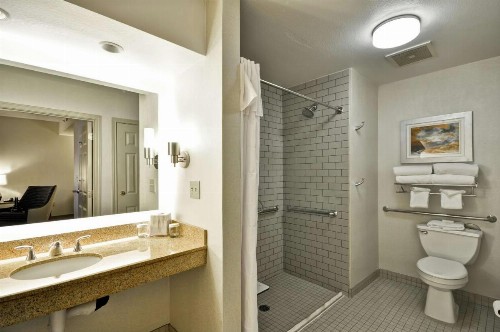Homewood Suites by Hilton Phoenix-Biltmore - image 22