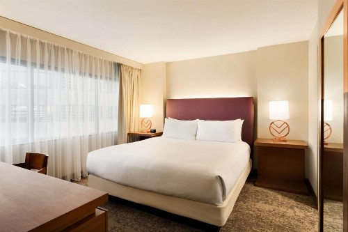 Embassy Suites by Hilton Phoenix Downtown North - image 30