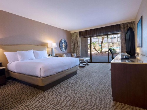 Hilton Phoenix Airport - image 21