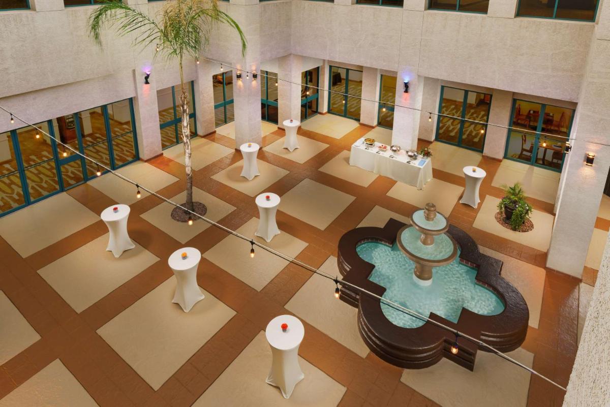 Hilton Phoenix Airport - image 7