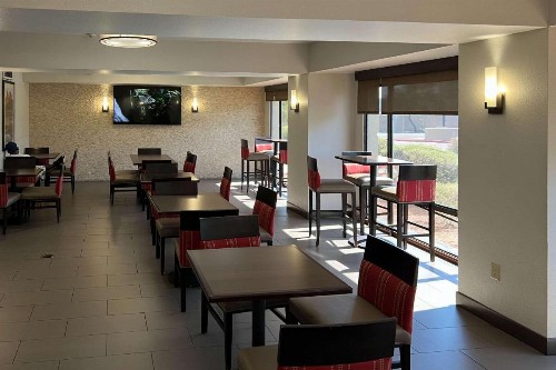 Comfort Inn I-10 West at 51st Ave - image 7