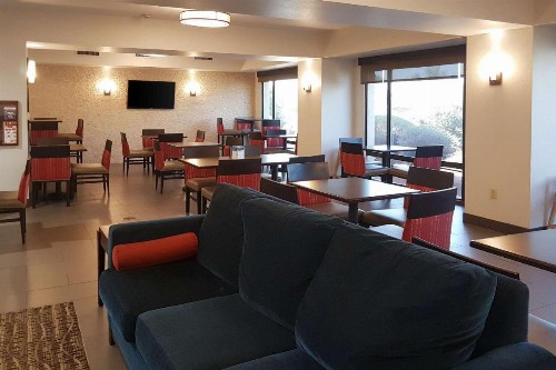 Comfort Inn I-10 West at 51st Ave - image 9