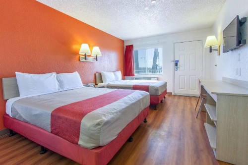 Motel 6-Phoenix AZ - Airport - 24th Street - image 4