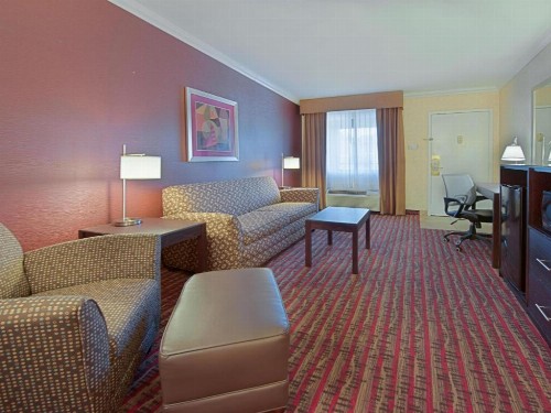 Best Western InnSuites Phoenix Hotel & Suites - image 14